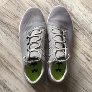 Under Armour Precision Low shoes